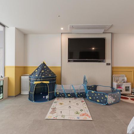 בוסאן Yeongdo Grandbern Hotel מראה חיצוני תמונה