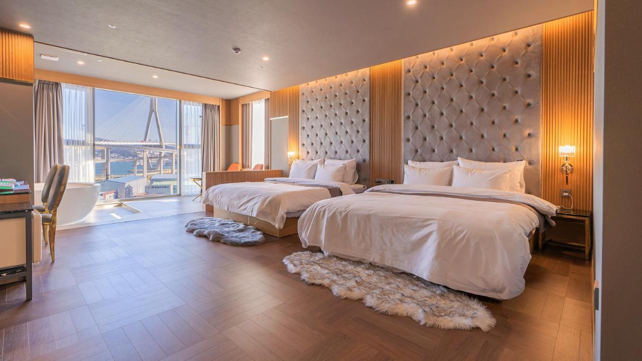 בוסאן Yeongdo Grandbern Hotel מראה חיצוני תמונה