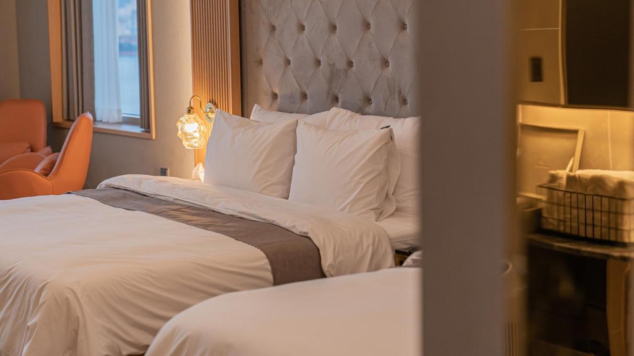 בוסאן Yeongdo Grandbern Hotel מראה חיצוני תמונה