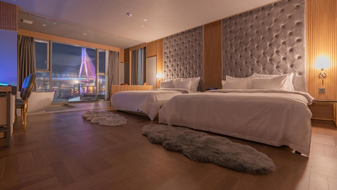 בוסאן Yeongdo Grandbern Hotel מראה חיצוני תמונה