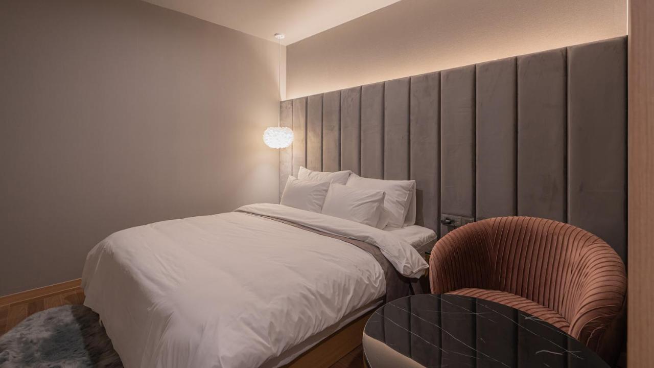 בוסאן Yeongdo Grandbern Hotel מראה חיצוני תמונה