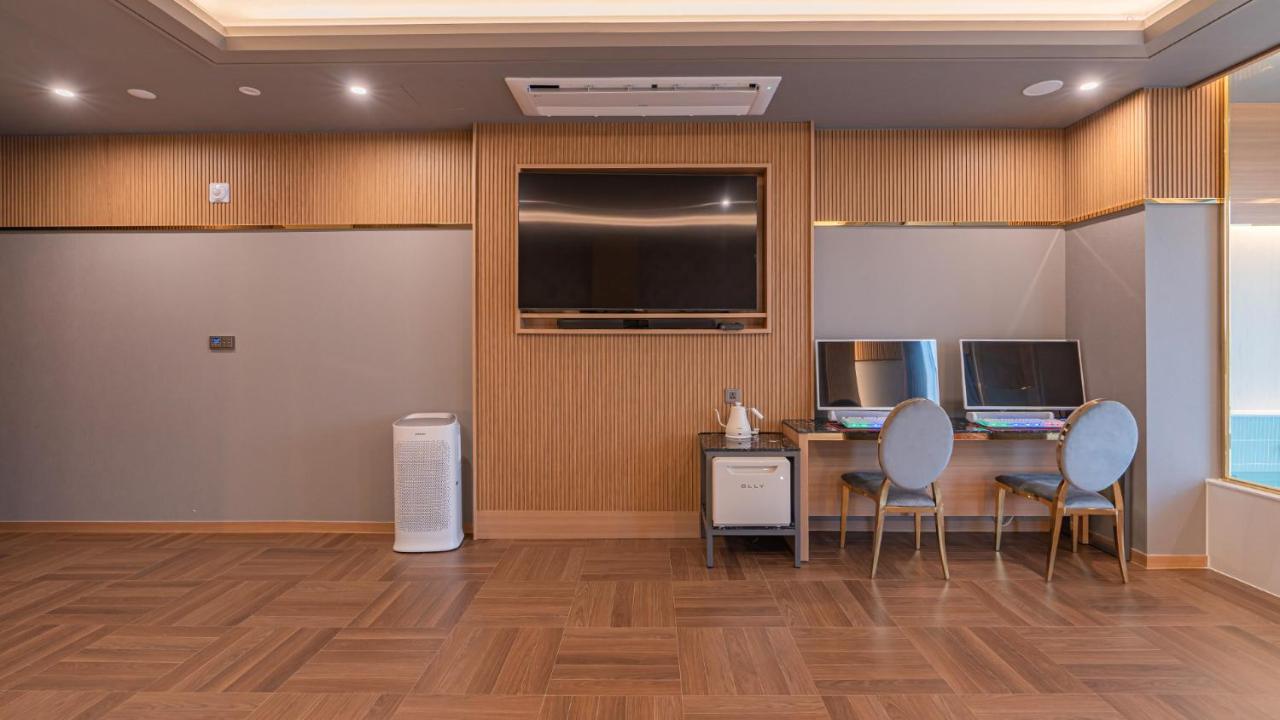 בוסאן Yeongdo Grandbern Hotel מראה חיצוני תמונה